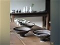 金属质感的陶瓷器皿——陶作家小関康子